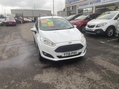 Used Ford Fiesta Zetec 2015 White Hatchback