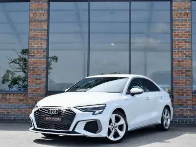 Begagnad Audi A3 S-Line 150 HK (110 kW) 2020 Vit Sedan