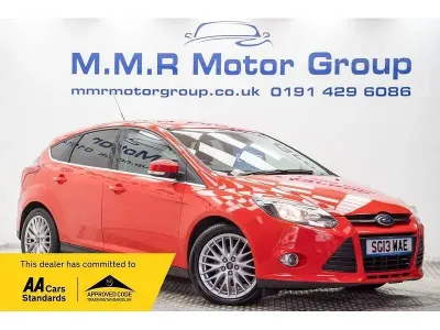 Begagnad Ford Focus Zetec 115 HK (84 kW) 2013 Röd Halvkombi