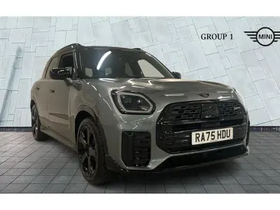 Usado Mini Countryman Sport 218 CV (160 kW) 2026 Verde SUV