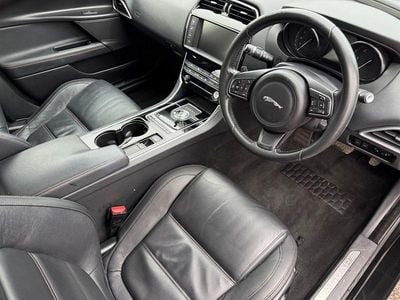 Begagnad Jaguar XE Prestige 2015 Svart Sedan