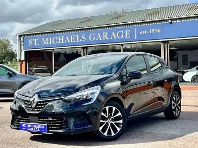 Used Renault Clio Evolution 90 HP (66 kW) 2023 Black Hatchback