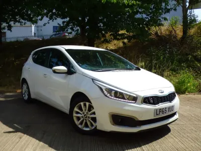 Used Kia Ceed 2015 White Hatchback