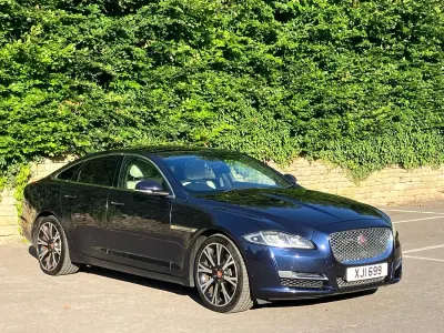 Used Jaguar XJ Portfolio 300 HP (220 kW) 2018 Blue Sedan