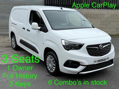 Begagnad Vauxhall Combo Sportive 2022 Vit Minibuss