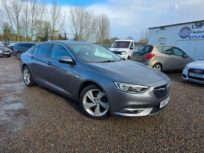 Second-hand Vauxhall Insignia SRi 2017 Gri Hatchback