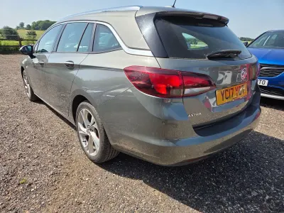 Used Vauxhall Astra SRi 150 HP (110 kW) 2017 Grey Estate