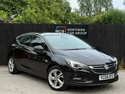 Used Vauxhall Astra SRi 105 HP (77 kW) 2019 Black Hatchback