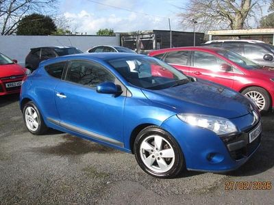 Used Renault Mégane III Dynamique 110 HP (80 kW) 2011 Coupe