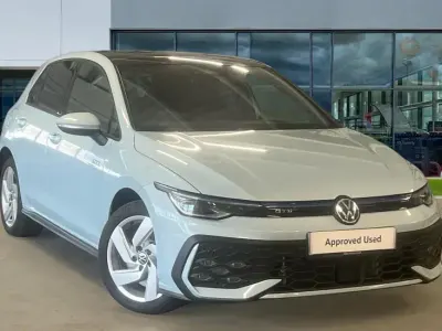 New VW Golf VIII GTE 272 HP (200 kW) 2026 Crystal ice blue metallic Hatchback