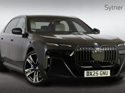 Usado BMW 750e M Sport 482 CV (354 kW) 2025 Negro Berlina