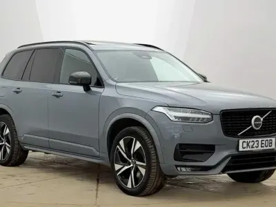 Begagnad Volvo XC90 Plus 250 HK (183 kW) 2023 Grå SUV