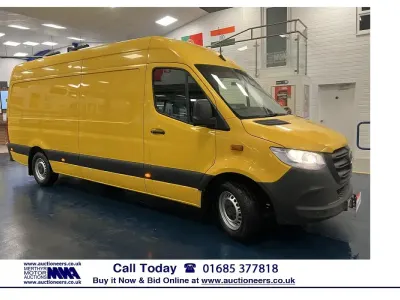 Used Mercedes Sprinter Progressive 143 HP (105 kW) 2020 Yellow Van