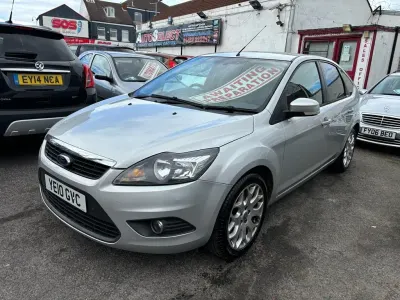 Used Ford Focus Zetec 113 HP (83 kW) 2010 Silver Hatchback