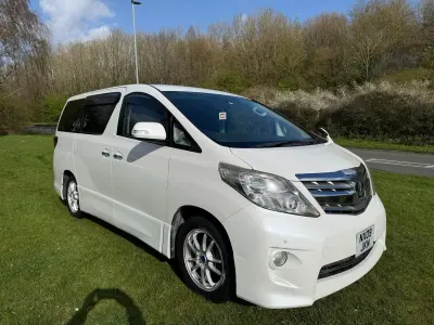 Usado Toyota Alphard 170 HP (125 kW) 2009 Branco Monovolume