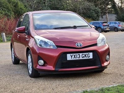 Used Toyota Yaris Hybrid T4 2013 Red Hatchback