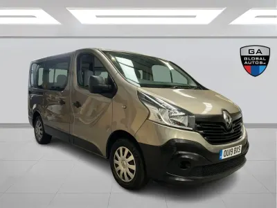 Używany Renault Trafic Business 2019 Beżowy Minivan