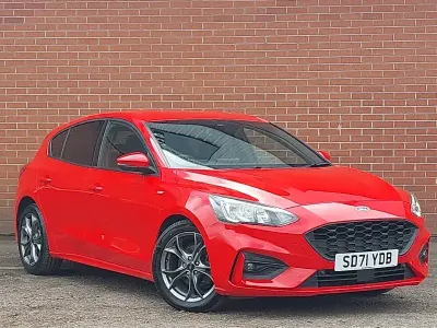 Used Ford Focus ST-Line 125 HP (91 kW) 2021 Red Hatchback