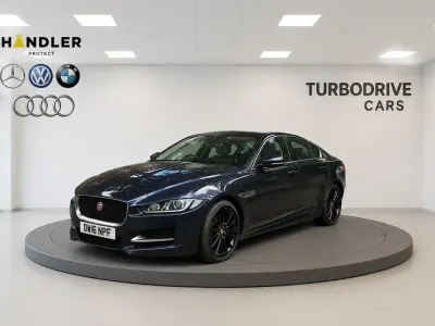 Used Jaguar XE R-Sport 180 HP (132 kW) 2016 Blue Sedan