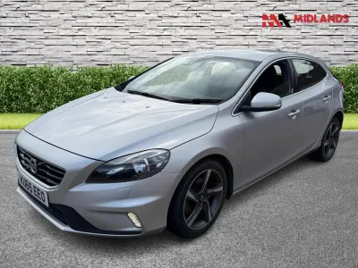 Käytetty Volvo V40 R-Design 120 HP (88 kW) 2015 Hopea Viistoperä