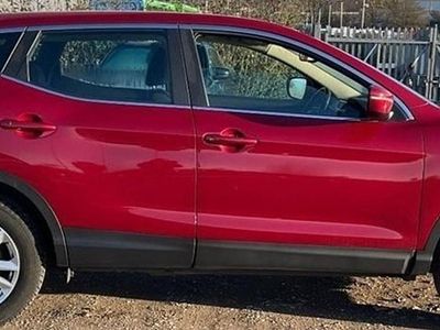 Used Nissan Qashqai Acenta 2017 Magnetic red SUV
