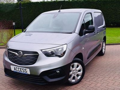 Used Vauxhall Combo S 130 HP (95 kW) 2022 Grey MPV