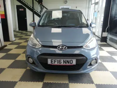Usado Hyundai i10 Premium 87 HP (63 kW) 2016 Azul Citadino