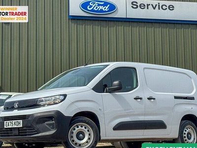 Used Vauxhall Combo 102 HP (75 kW) 2025 White MPV