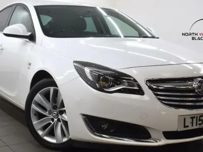Used Vauxhall Insignia SRi 140 HP (102 kW) 2015 White Hatchback