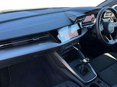 Usado Audi A3 147 HP (108 kW) 2023 Azul Sedan