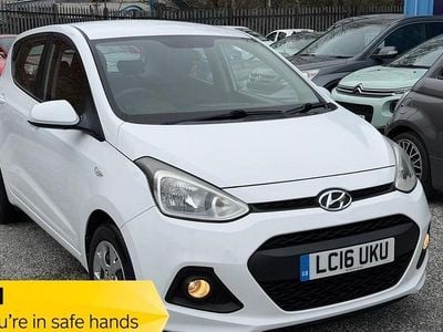 Used Hyundai i10 SE 87 HP (63 kW) 2016 White Hatchback