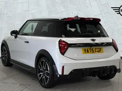 Used Mini John Cooper Works Hatch 228 HP (167 kW) 2026 White Hatchback
