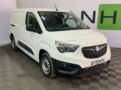 Used Vauxhall Combo Edition 130 HP (95 kW) 2021 White MPV