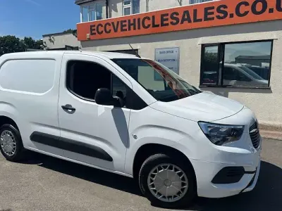 Gebraucht Vauxhall Combo Sportive 101 PS (74 kW) 2021 Van / Kleinbus