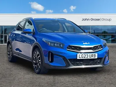 Usado Kia XCeed 2023 Azul SUV
