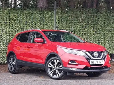 Used Nissan Qashqai N-Connecta 140 HP (102 kW) 2019 Red SUV