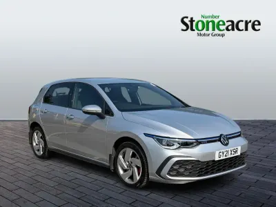 Begagnad VW Golf VII GTE 204 HK (150 kW) 2021 Silver Halvkombi