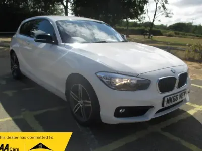 Used BMW 118 Sport Line 136 HP (100 kW) 2016 White Hatchback