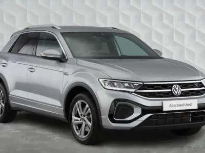 Usado VW T-Roc R-line 150 HP (110 kW) 2025 Prateado SUV