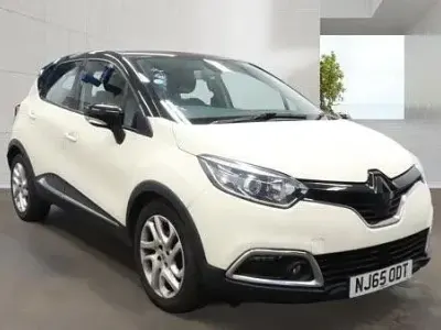 Used Renault Captur Dynamique 90 HP (66 kW) 2015 Cream/black SUV