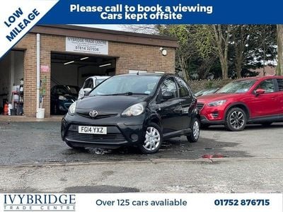 Usado Toyota Aygo 68 HP (50 kW) 2014 Preto Citadino
