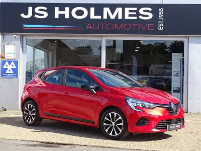 Used Renault Clio Evolution 90 HP (66 kW) 2023 Red Hatchback