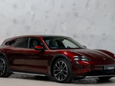 Used Porsche Taycan Cross Turismo 419 kW (571 HP) 2021 Red Estate