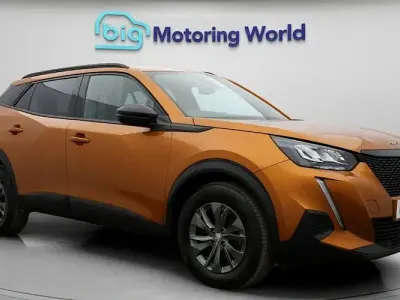 Usado Peugeot 2008 Active+ 101 HP (74 kW) 2023 Laranja SUV