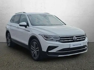 Second-hand VW Tiguan Elegance 150 CP (110 kW) 2023 Alb SUV