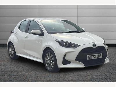 Used Toyota Yaris Hybrid 116 HP (85 kW) 2023 White Hatchback