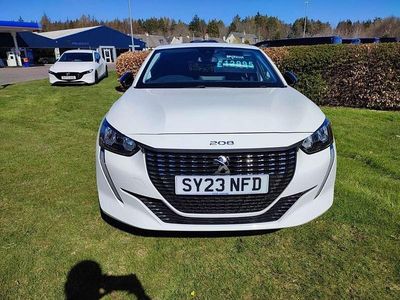Used Peugeot 208 Allure+ 101 HP (74 kW) 2023 White Hatchback