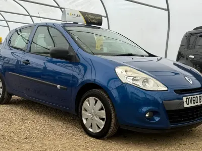 Used Renault Clio Extreme 75 HP (55 kW) 2010 Blue Hatchback