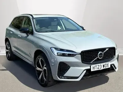 Usado Volvo XC60 Ultimate 250 HP (183 kW) 2023 Cinzento SUV