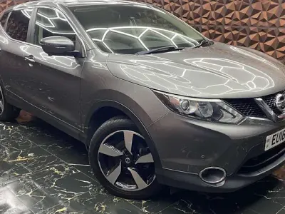 Used Nissan Qashqai N-Connecta 116 HP (85 kW) 2016 Grey SUV